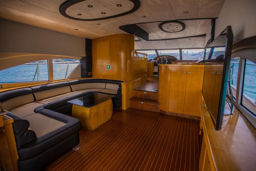 Bebek - Premium Bosphorus Motoryachts